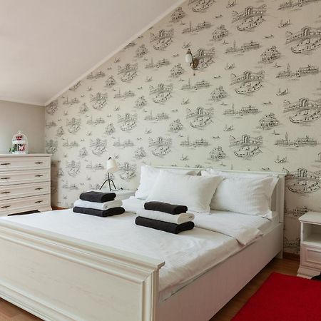 Alfa Apartments Ohiienka 17 2 Lviv Exteriör bild